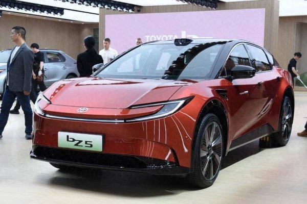 嘉多网 13万买合资电动中型SUV？一汽丰田bZ5实力解析