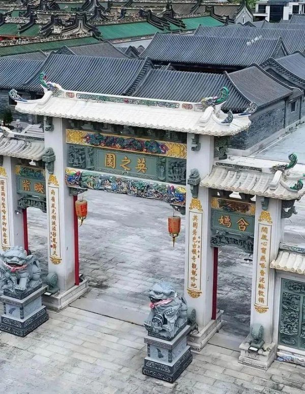 九融配资 38,000㎡豪宅一夜消失！从身家百亿到负债5.3亿，陈氏兄弟凉了？