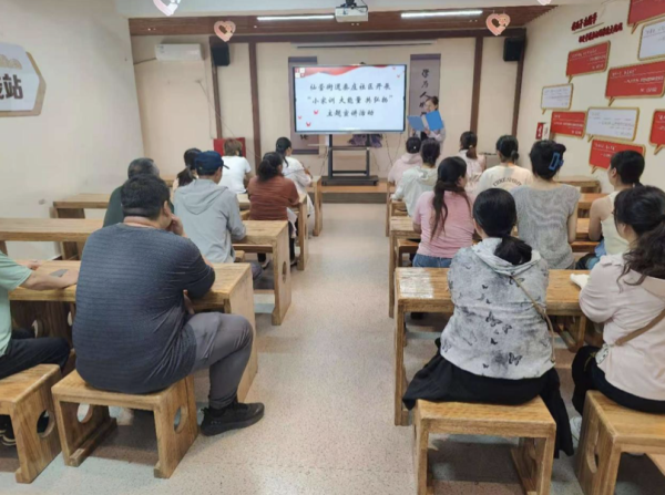 玖玖配资网 家风宣讲进网格 和睦邻里暖人心