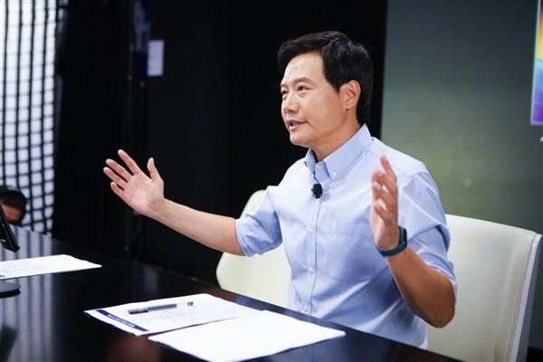 人人生 雷军：相信小米17销售会超预期 跟苹果竞争漫长而痛苦